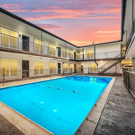 Cozy 1Br King Bed With Pool And Free Park Apartment